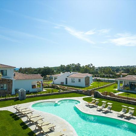 Enaja - Luxury Retreat Aparthotel Budoni Eksteriør bilde